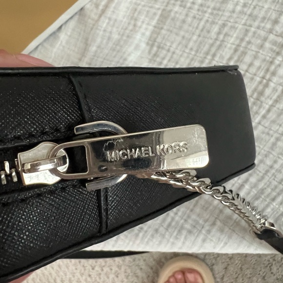 Michael Kors Black Jet Set Crossbody - Picture 5 of 6